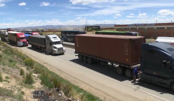 Bloqueos frenan exportaciones agroindustriales y dejan cerca de $us 200 millones sin ingresar al país, según Caniob