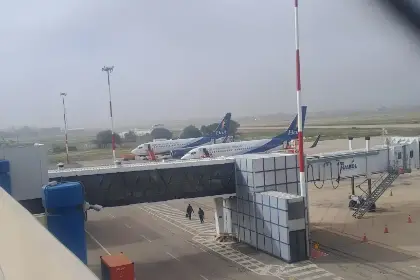 Tome previsiones: Suspenden por dos días los vuelos en el aeropuerto Jorge Wilstermann de Cochabamba, señala Naabol