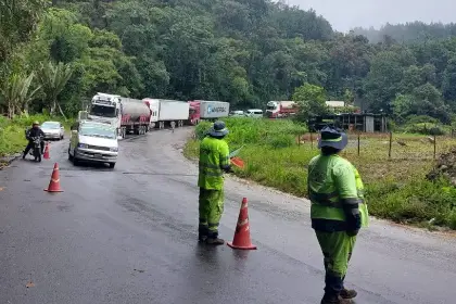 ABC informa del cierre de circulación en un tramo en la carretera nueva entre Cochabamba y Santa Cruz