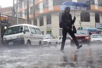 La Paz: Alcaldía se anticipa a los fenómenos de El Niño y La Niña y declara alerta roja ante sequía y lluvias