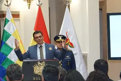 El Gobierno lanza el programa “Tranca cero” para desmontar la burocracia y optimizar servicios