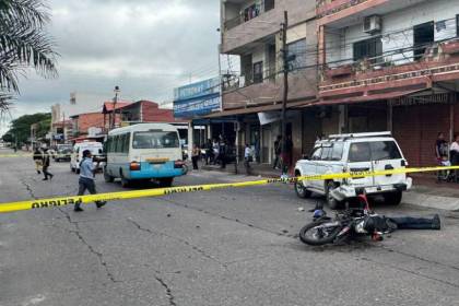 Queda en libertad la mujer que al dar retro con su vagoneta atropelló a motociclista que murió