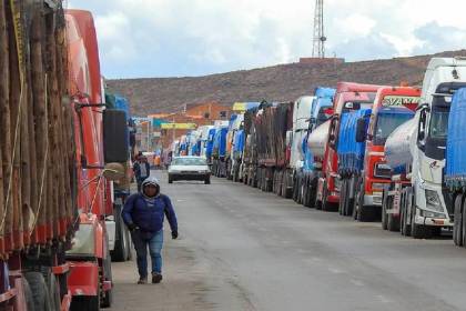 Transporte Pesado pide “mano dura” al Gobierno frente a los bloqueos del evismo 