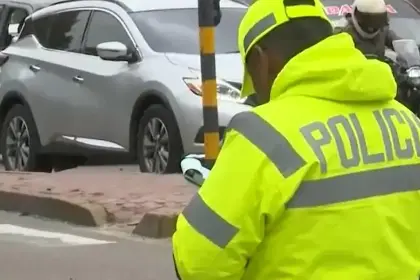 Video: Tras persecución, conductores atraparon a un chofer que atropelló a una mujer en Cochabamba