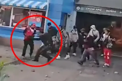 Acusados de golpear a un policía en el teleférico niegan haber sido ellos y dicen que fueron obligados a marchar