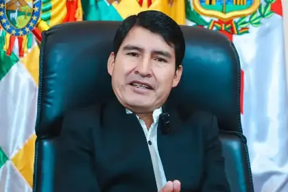 Gobernador de Chuquisaca está hospitalizado tras sufrir un accidente en su casa 