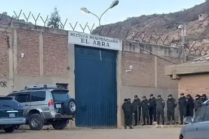 Determinan el traslado a Chonchocoro del reo que asesinó con más de 100 puñaladas al delegado penal de El Abra 