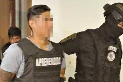 Aprehenden al policía que “vendió” el arma a reo que terminó con la vida de un recluso en Chonchocoro