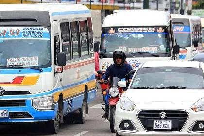 Transportistas advierten con paro nacional de 24 horas, tras dar plazo al Gobierno para solucionar la escasez de combustible