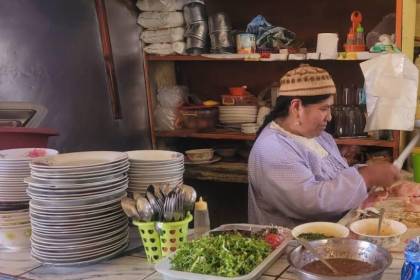 Comerciantes de comida se ven perjudicados ante el desabastecimiento de aceite en El Alto