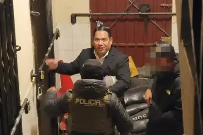 En medio de resguardo policial, trasladan a Mariaca al penal de Cantumarca de Potosí