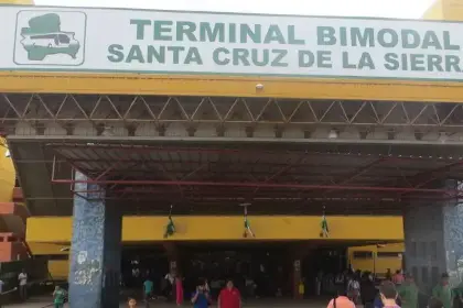 Arrestan a un policía de la Terminal Bimodal tras ser acusado de realizar cobros irregulares