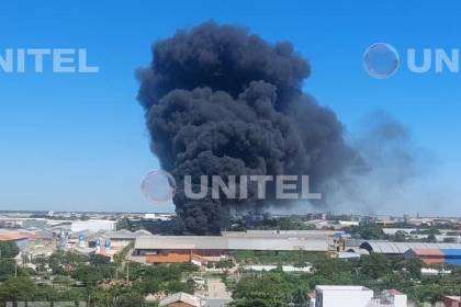 Se registra un incendio en el Parque Industrial de Santa Cruz