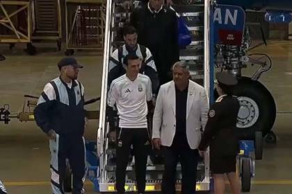 En vivo: Sin Messi, la Albiceleste pisa suelo Argentino para encontrarse con su hinchada