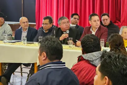 Sin la COB ni los campesinos, se instala el diálogo que busca frenar los bloqueos en Bolivia
