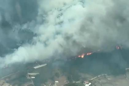 Voraz incendio forestal en Pocona, equipos de rescate continúan desplazándose para intentar controlar el fuego