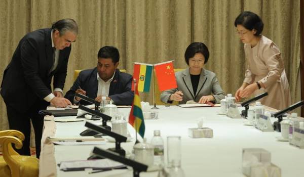 Gobierno anuncia la firma de dos protocolos y se abren puertas para exportar subproductos de carne a China