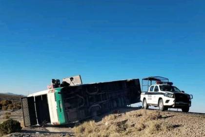 Otro accidente fatal en Bolivia: Dos muertos y más de 30 heridos en carretera cerca de Uyuni