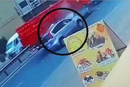 Imágenes sensibles: Conductor en estado de ebriedad fallece tras chocar con su vehículo contra un camión parado