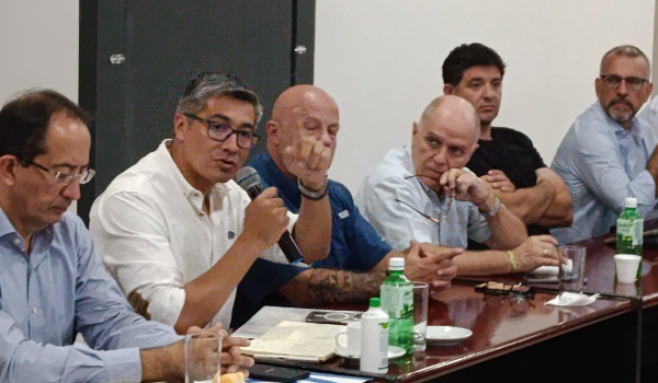 Liberación de exportaciones: Sector privado se reunió con el Gobierno y acordaron establecer mesas técnicas