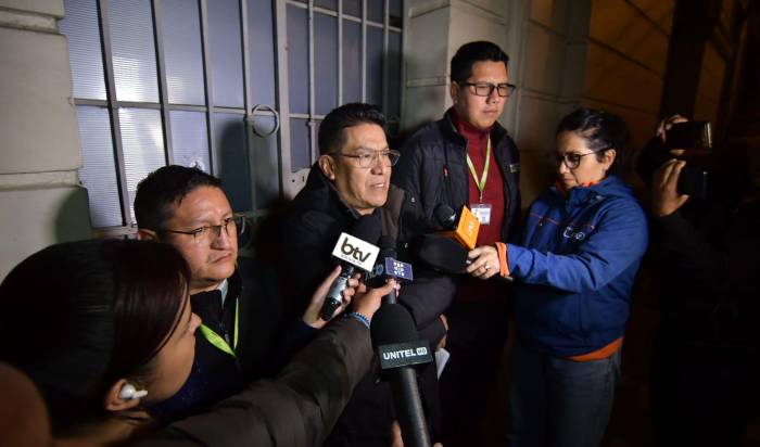 Fiscal dice que investigación por organización criminal incluye la época que Mariaca ejercía como abogado