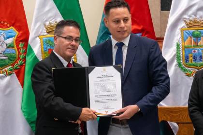 Oficial: José Armando Urioste jura como fiscal general interino de Bolivia