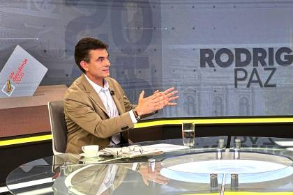 “Ser de izquierda y derecha, roban lo mismo”, afirma Rodrigo Paz, candidato del PDC