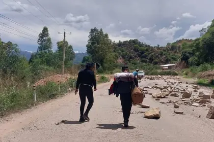 Gobierno estima que el turismo pierde Bs 3,8 millones al día por los bloqueos y los califica de “letales” 