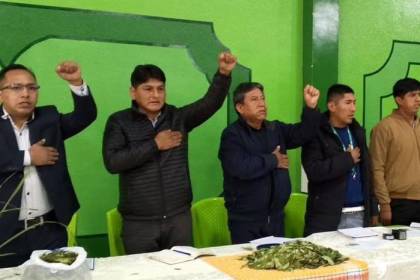 Choquehuanca se reúne con los cocaleros de los Yungas en la sede de Adepcoca