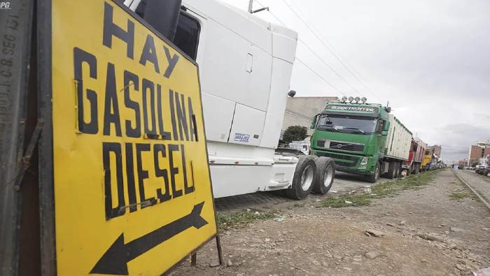 Intervienen un surtidor que vendía gasolina a Bs 8 el litro en La Paz y un centro de acopio ilegal en Pailón