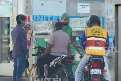 Por la crisis de combustible, bolivianos cruzan la frontera hasta Brasil y se abastecen sin restricciones 