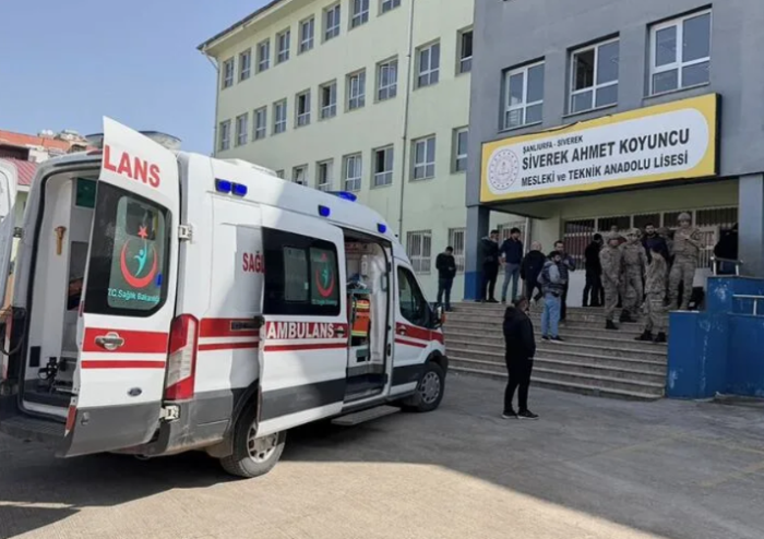 Muerte de una niña eleva a 10 número de estudiantes fallecidos por un tiroteo en una escuela en Turquía