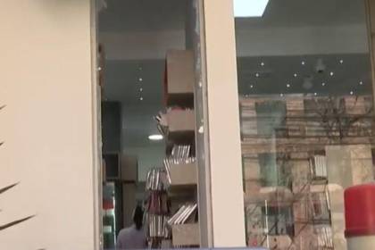 Al menos cinco hombres armados y con los rostros cubiertos robaron en una tienda de celulares en Cochabamba