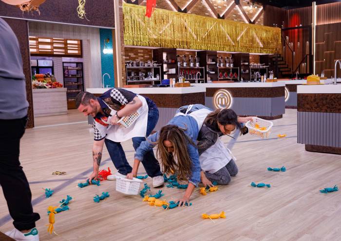 Arañazos y caídas: así terminó el juego de la piñata entre los cocineros Arañazos y caídas: así terminó el juego de la piñata entre los cocineros
