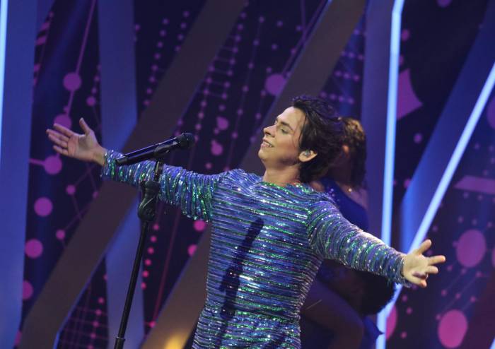 Harry Styles intentó darlo todo en el escenario, pero tuvo  problemas con su voz 