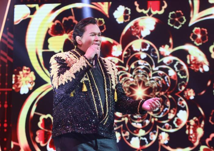 Juan Gabriel pidió disculpas al jurado y sus compañeros por su actitud