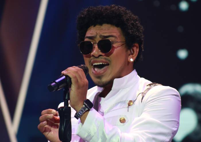 Kalimba molesto, arremete contra el jurado luego de ser nominado 