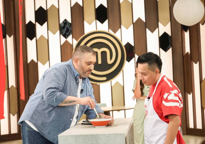 Fher pidió el delantal negro tras la devolución del chef Gonzalez