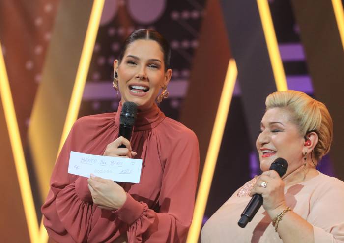 Fher le devolvió el gesto a Paquita la del Barrio en su presentación  