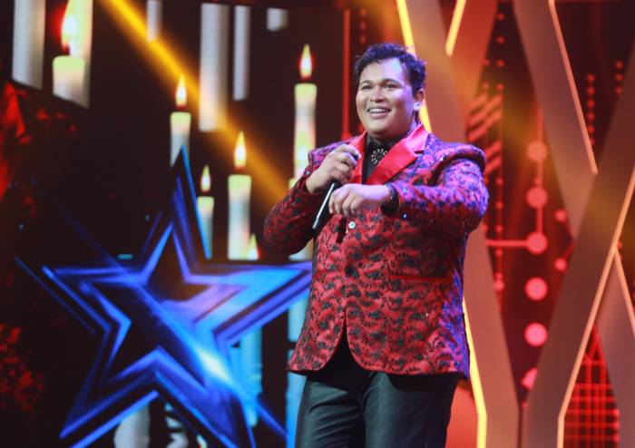 La chispa de Juan Gabriel al intentar cantar como Nino Bravo La chispa de Juan Gabriel al intentar cantar como Nino Bravo