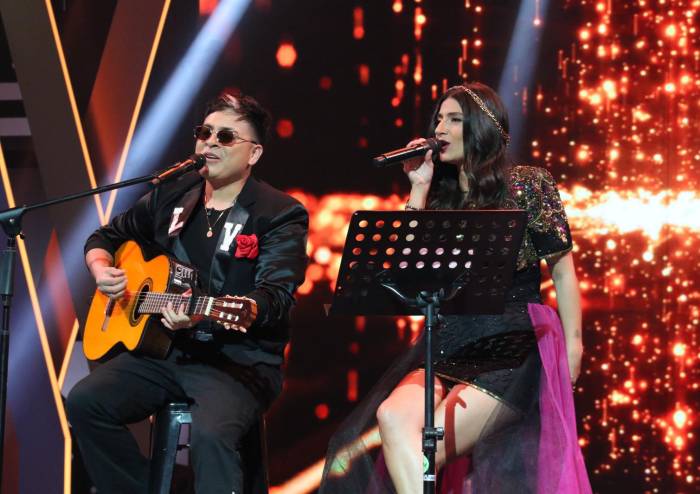 Luis Vega y Vero Pérez deleitaron la noche con un estreno musical 