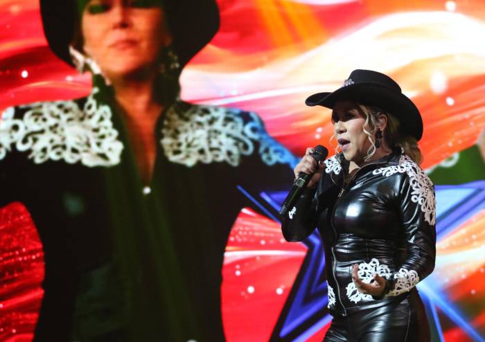 Alicia Villarreal rompe en llanto tras revelar una triste noticia 