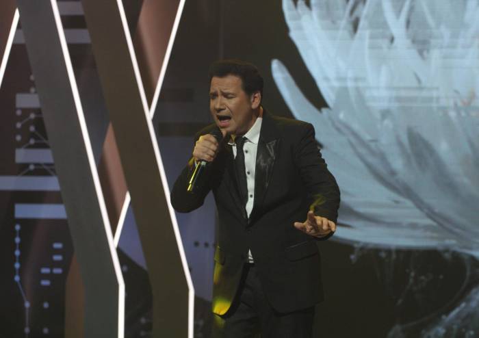 Duelo de rivales: imitadores de Luis Miguel se enfrentaron por un cupo en el reality  