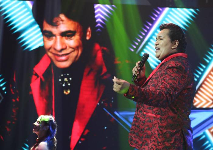 Mala noche para Juan Gabriel, su voz lo defraudó en una de las etapas más importantes de la competencia