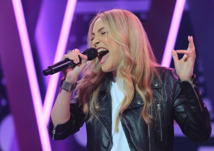 Amaia Montero se impuso en el escenario con un show que se robó las miradas del jurado