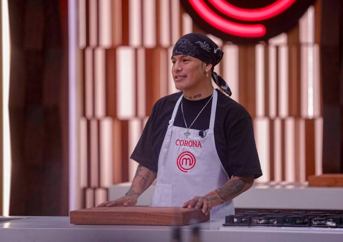 Corona:  “Me hace mucho bullying María René, para que la gente lo sepa” 