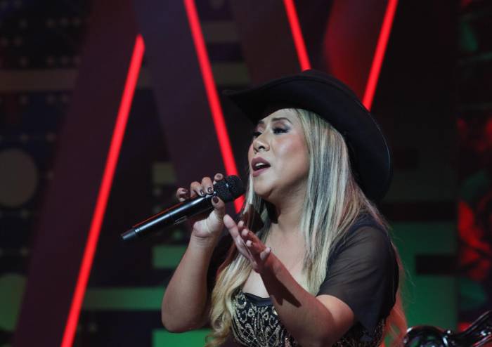 Alicia Villarreal sin la voz de su artista en una noche clave