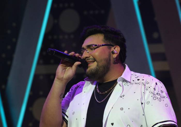 Payo Solís con una voz similar a su artista, logra que Luis Vega anuncie que estrenará nota 