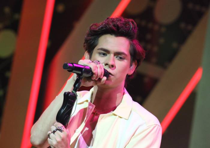 Difícil gala: una distracción hizo que Harry Styles haga cosas que no tenía planeadas