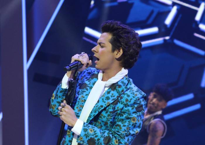 Harry Styles arrollador, superó la gala anterior en la que cantó la misma canción 